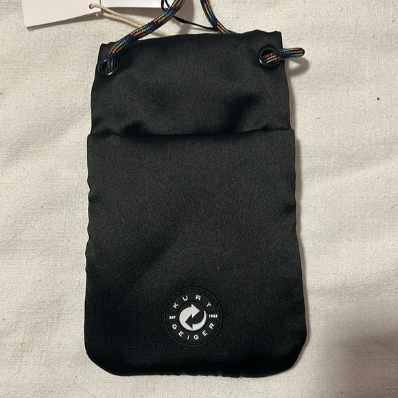 NWT Kurt Geiger London Women’s Recycled Phone Holder Crossbody Bag in Black - Picture 5 of 7